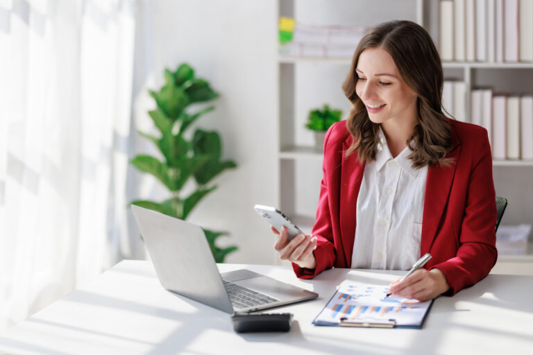 Concept of business working, Entrepreneurs susceptible to shiny object syndrome